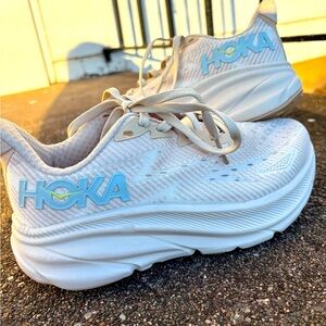 HOKA CLIFTON 9